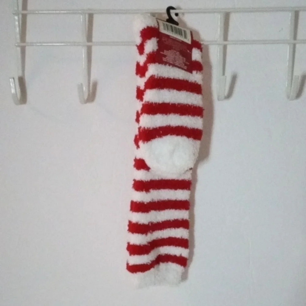Snugadoo Adult Socks Chaussettes, lot of 4, NWT